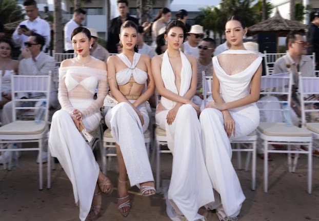 Sự kiện thời trang quy tụ nhiều gương mặt quen thuộc trong làng hương sắc, có những cô nàng đạt hình thể kỷ lục.