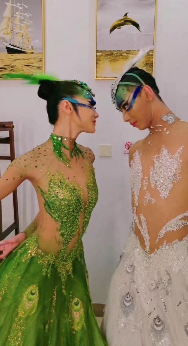 Dương Lệ Bình nổi tiếng với điệu múa chim công.