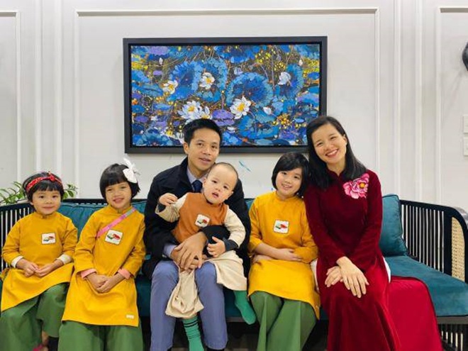 Minh Trang hái quả ngọt khi 4 nhóc tì Daisy, Bánh Mì, Bơ, Ruốc ngoan ngoãn, hiểu chuyện và rất yêu thương nhau. 