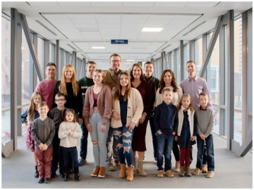 Cực hiếm: Người phụ nữ 5 lần có bầu đều là thai đôi, nhìn đàn con quá ngưỡng mộ