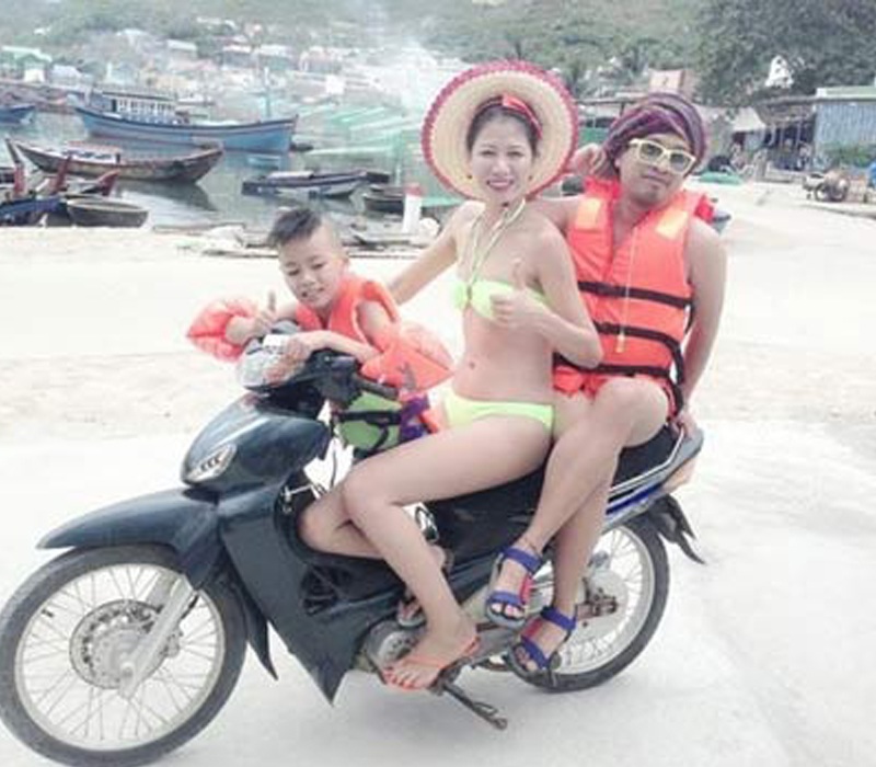Trước đây, nữ người mẫu Trang Trần từng diện bikini đi xe máy đã tạo nên luồng tranh cãi trái chiều.
