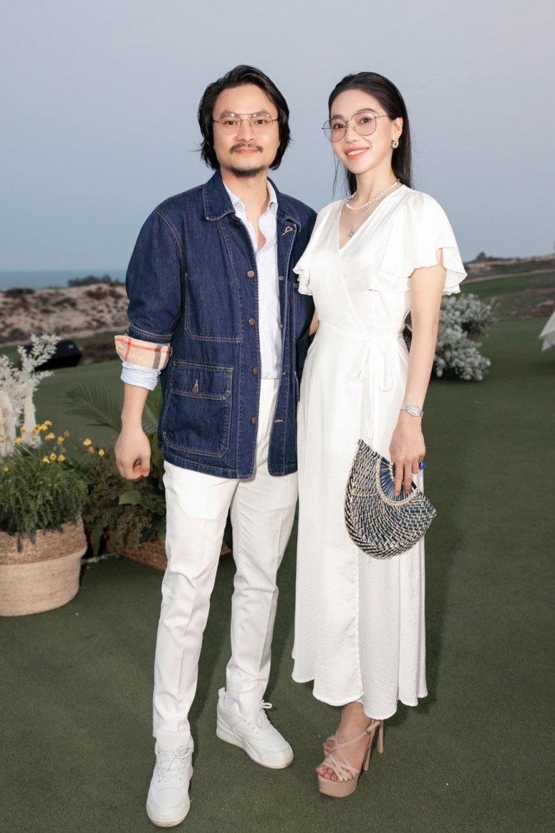 Chàng học viên điển trai đã cưa đổ cô giáo, từ bó cẩm chướng xinh đẹp tới những cuộc trò chuyện mê mải.