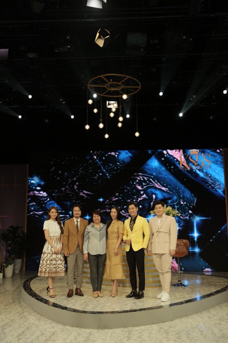 Vợ chồng đạo diễn Hoàng Nhật Nam đã hé lộ nhiều câu chuyện sâu kín và kỷ niệm không thể quên.