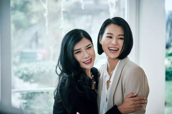 Ở tuổi xế chiều, Ngô Gia Lệ vẫn đẹp và không thua kém gì các đàn em.