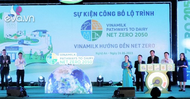 View - Vinamilk công bố lộ trình tới Net Zero 2050 và nhà máy, trang trại đạt trung hòa Carbon đầu tiên