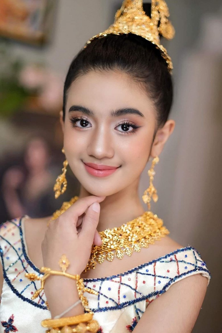 Công chúa hoàng gia Campuchia đẹp lai Pháp, 12 tuổi mộc mạc như thường dân - 4