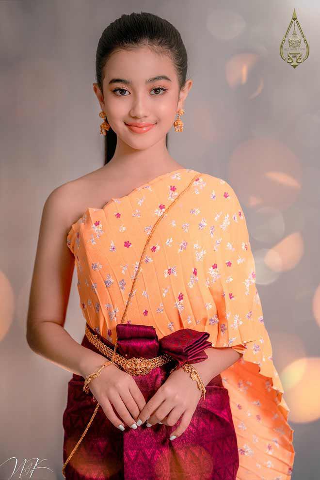 Công chúa hoàng gia Campuchia đẹp lai Pháp, 12 tuổi mộc mạc như thường dân - 5