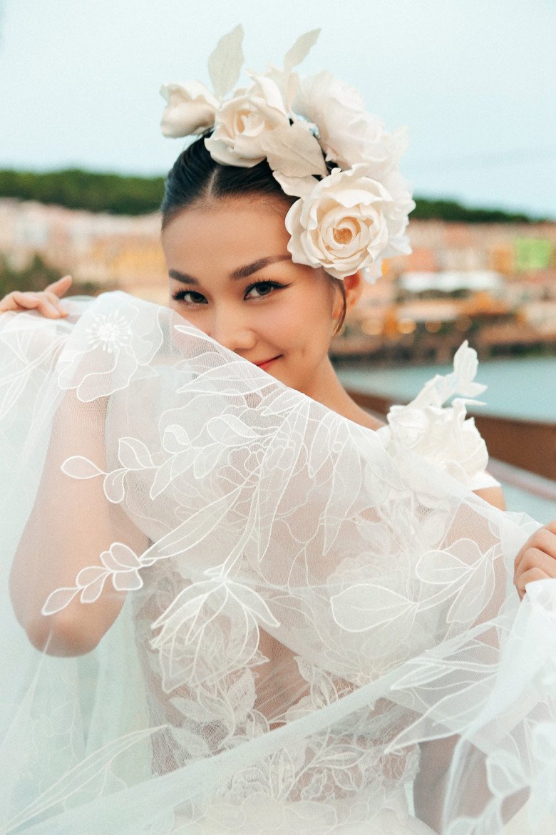 Chị đại làng mẫu đã tính đến chuyện kết hôn bởi đang trong giai đoạn hạnh phúc với bạn trai.