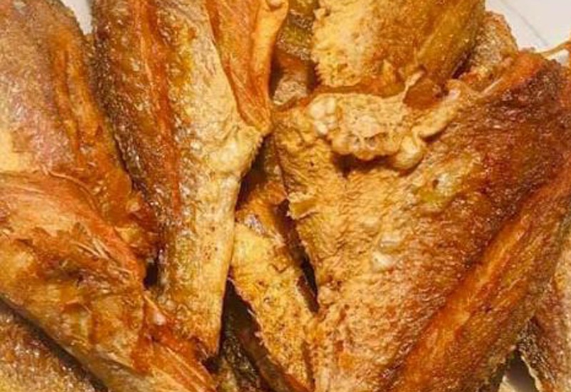 Hiện nay, ở Đất Mũi có nhiều cơ sở thu mua, chế biến cá lẹp. Cá lẹp đánh bắt về được thương lái mua tại chỗ, cá lẹp tươi giá từ 15 - 20 ngàn đồng/kg; còn khô được bán với giá 150.000 đồng/kg.
