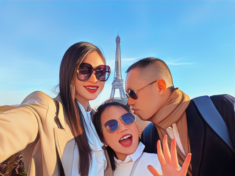 Con gái mắt híp của BTV Tài chính VTV thông thạo 4 ngoại ngữ, ra sách lúc 7 tuổi, còn có nhiều tài lẻ - 4