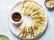 Bếp Eva - Luộc thịt lợn hay bị thâm xỉn, nhớ bỏ thêm thứ này vào nồi miếng nào cũng trắng tinh, óng ánh thơm nức