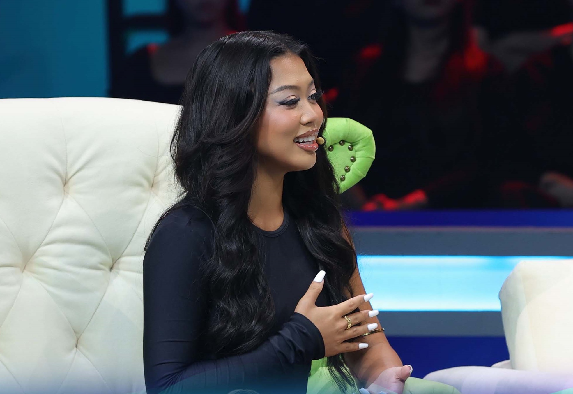 Nữ chính Người Ấy Là Ai có amp;#34;giao diệnamp;#34; khác biệt gây trầm trồ: Sốc khi phát hiện ảnh của bạn trai và nhân tình - 10