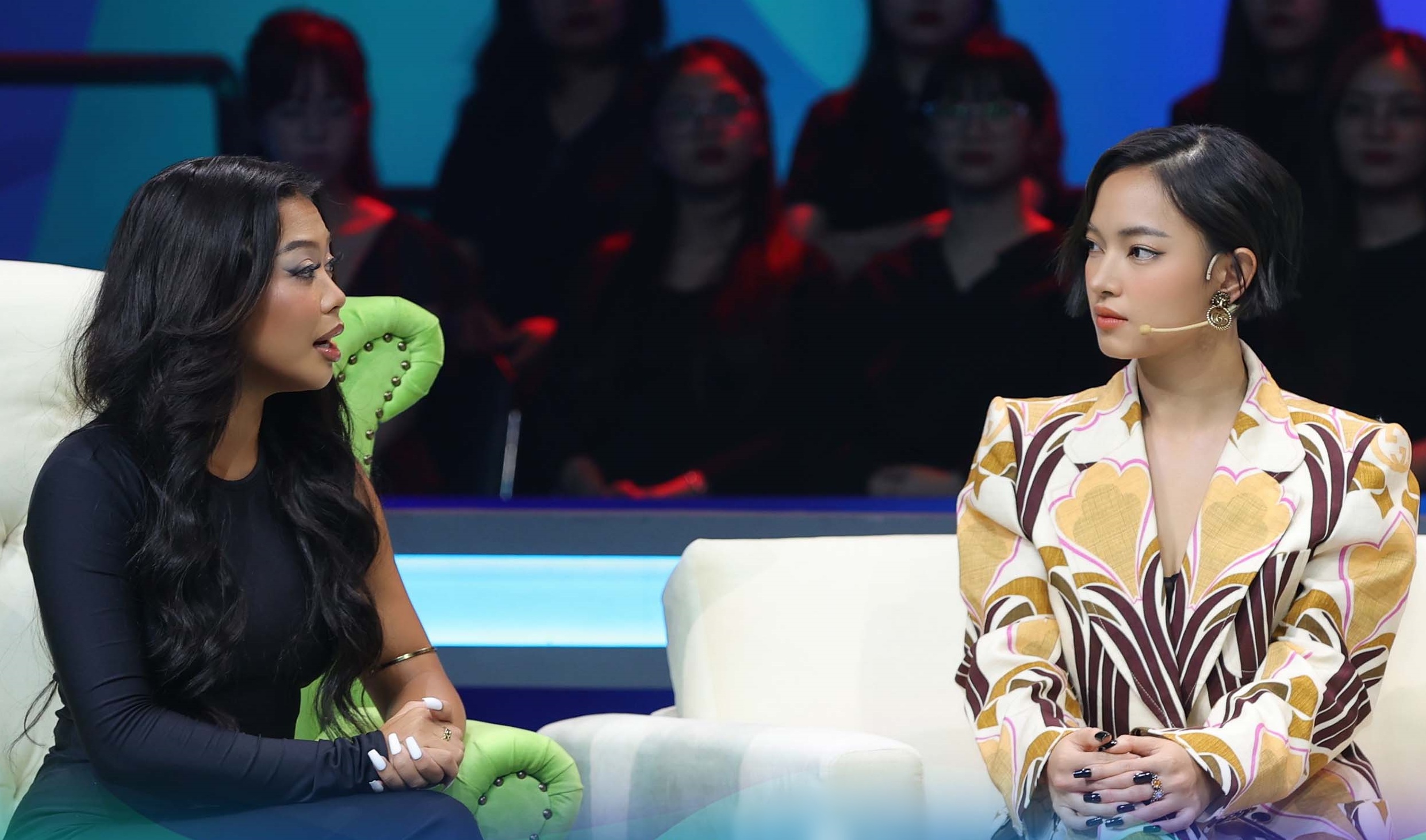 Dàn sao đưa ra nhiều lời khuyên giúp nữ chính.