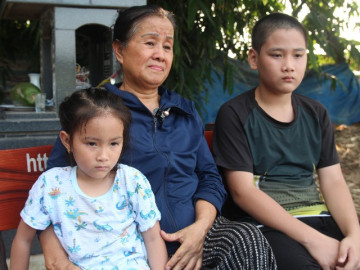 Ngày Tết Thiếu nhi buồn của những đứa trẻ ở bến sông Hồng, có người mẹ 15 tuổi sinh con rồi bỏ đi biệt xứ