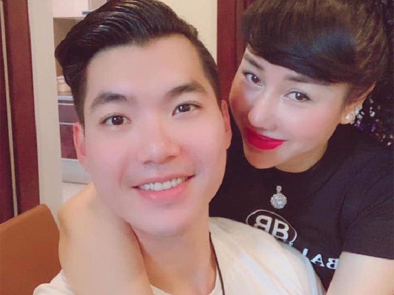 Năm 2018, siêu mẫu Trương Nam Thành cưới doanh nhân Thu Huyền rồi chuyển hẳn ra Hà Nội sinh sống. 
