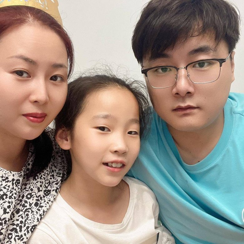 Gia đình hạnh phúc của sản phụ Vương Tinh trước đó.