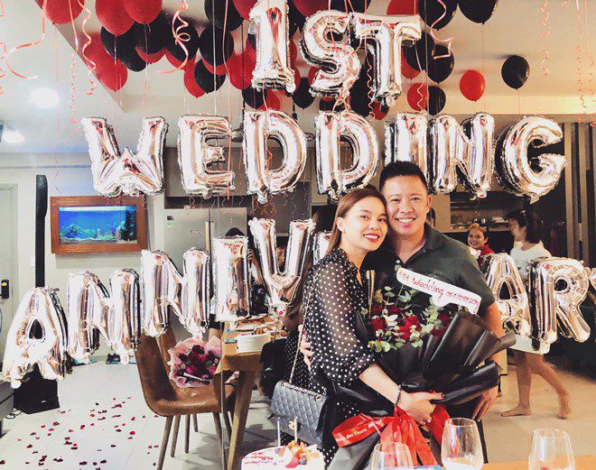 Nữ ca sĩ cảm thấy may mắn vì chồng tuy ít lãng mạn nhưng là người rất yêu thương vợ con.