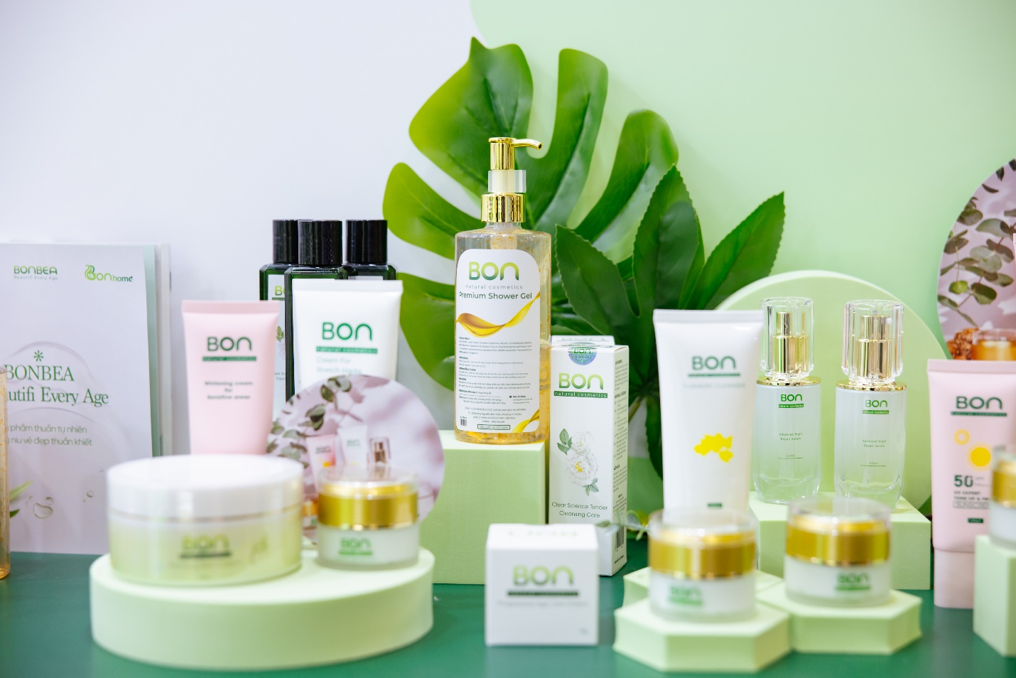 Bộ sản phẩm BON Natural Cosmetics và BON Home 100% organic do BON Spa sản xuất chính thức ra mắt chị em phụ nữ, mẹ bầu, mẹ bỉm