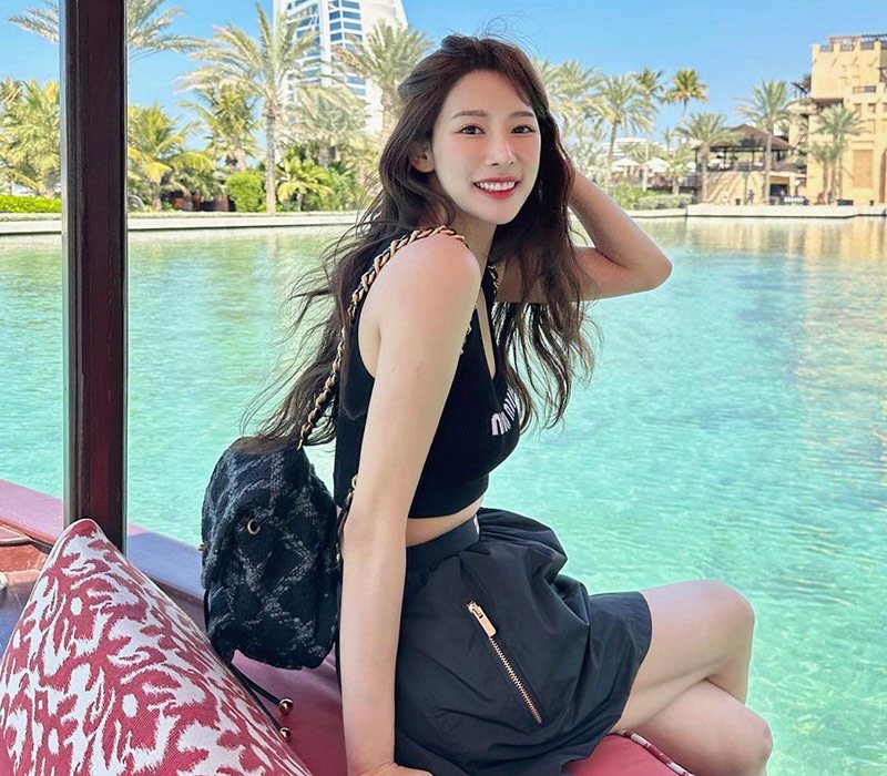 Lee Na Yeon gây chú ý khi mặc bikini, khoe vóc dáng nóng bỏng. Ngoài ra, những khoảnh khắc của Lee Na Yeon khi tận hưởng kỳ nghỉ ở Hawaii, Mỹ được quan tâm.
