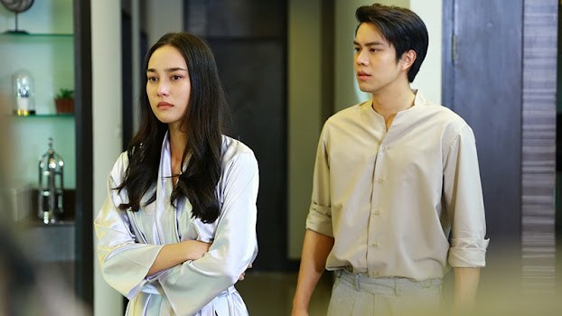 Cái lá rách một miếng hay rách nhiều miếng thì cũng là rách, không thể là lành được. (Ảnh minh họa)