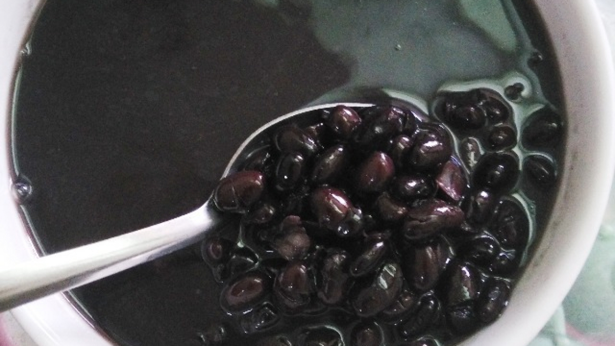 Khi nấu chè đỗ đen thường nát hạt, nhanh tay thêm 1 thìa này hạt nào cũng  căng tròn bùi bở lại thanh mát giải nhiệt