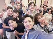 Quan hệ thân thiết như chị em giữa Hari Won với tài tử Hậu Duệ Mặt Trời, hé lộ thái độ làm việc của Trấn Thành