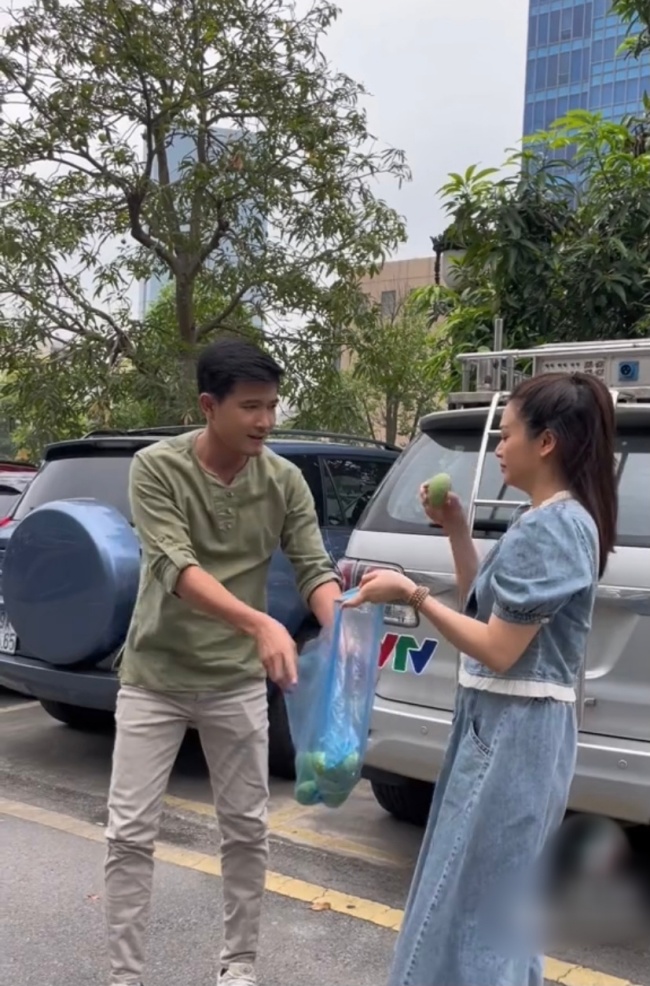 Lộ kết Gia Đình Mình Vui Bất Thình Lình: Vợ chồng Công - Phương có tin vui, giới tính em bé cũng được tiết lộ? - 9