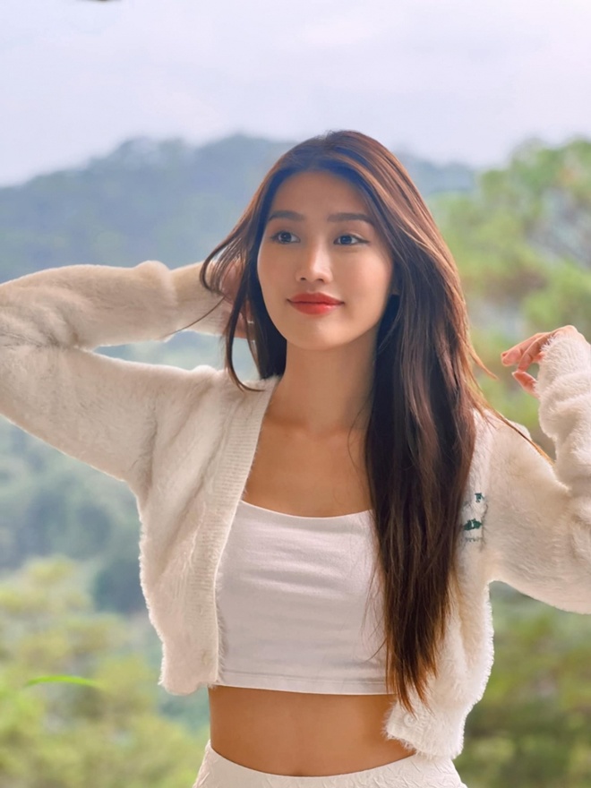 Đời cũng như phim, amp;#34;Hoa hậu giang hồamp;#34; Chế Nguyễn Quỳnh Châu từng bị ba đánh vì bước vào showbiz - 4