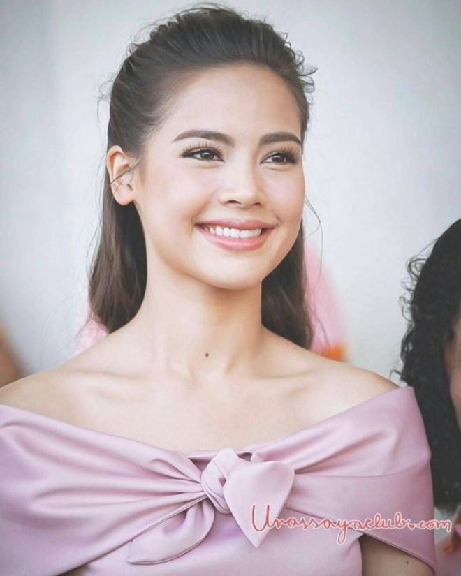 Yaya là ngọc nữ được báo chí săn đón, cát-xê khủng.