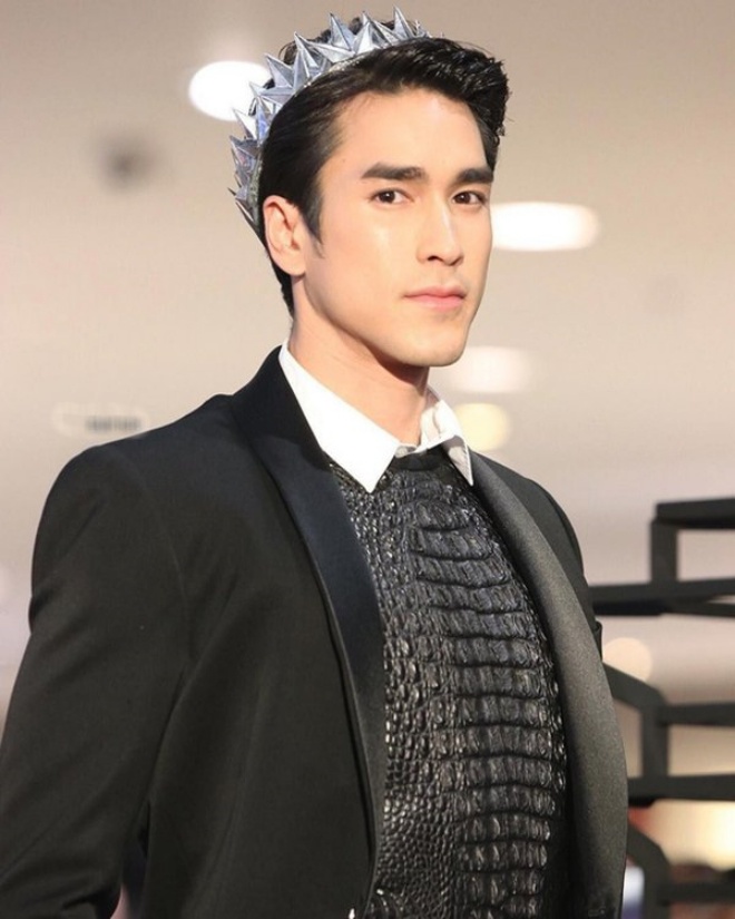 Nadech là nam thần nổi tiếng màn ảnh.