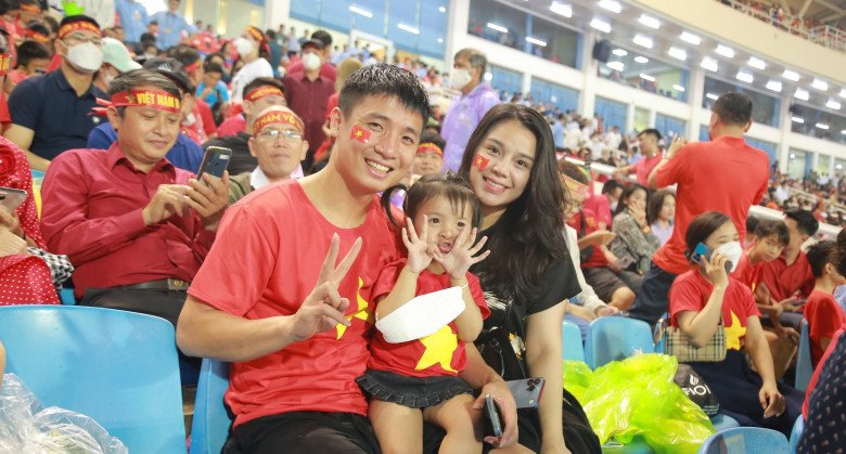 Đầu năm 2023, cả 2 xuất hiện tại Bangkok để xem trận thi đấu của đội tuyển Việt Nam.