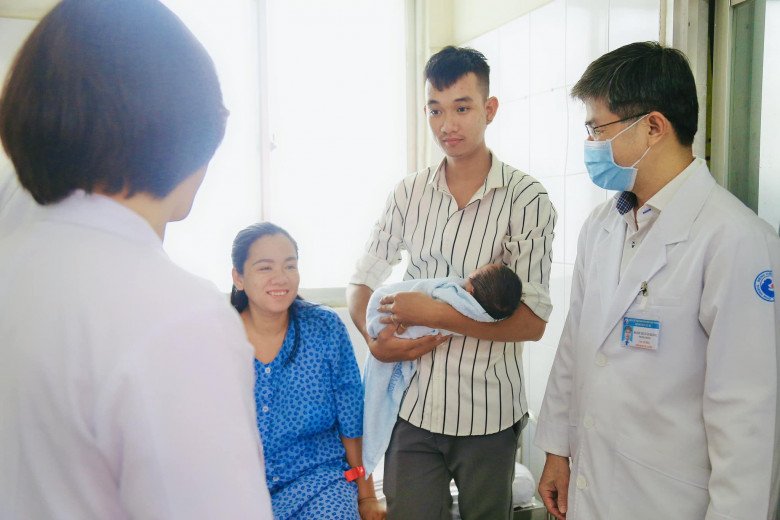 Bệnh viện Từ Dũ (TP.HCM) đã phối hợp với Bệnh viện Đa khoa Bình Dương mổ cứu sống hai mẹ con chị H.T.D.