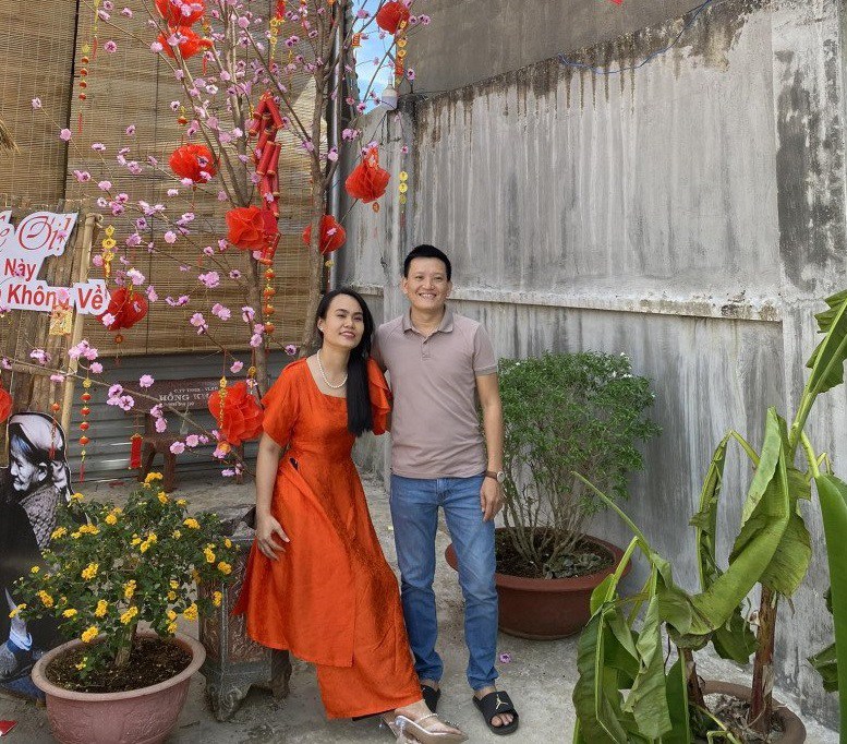 Vợ chồng chị Thơ. (Ảnh: NVCC)