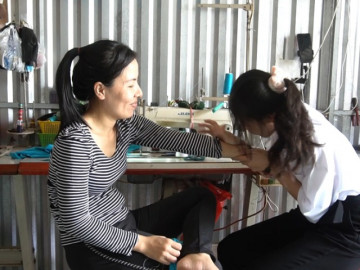 Người phụ nữ miền Tây toả ra mùi thơm kỳ lạ trên cơ thể, cả xã kéo đến ngửi thử và cái kết