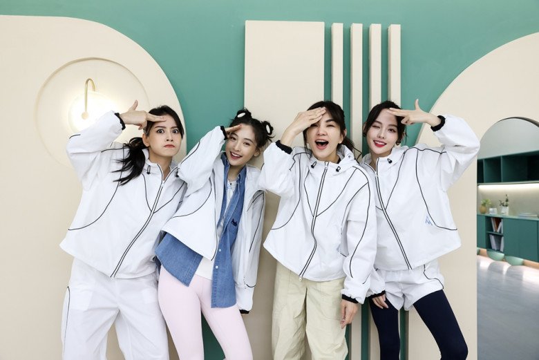 Nhiều người tò mò với 30 cái tên sẽ tham gia Chị đẹp đạp gió rẽ sóng 2023 mùa đầu tiên.