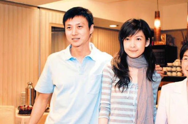 Châu Huệ Mẫn - Nghê Chấn bên nhau từng nhận về nhiều lời chỉ trích.