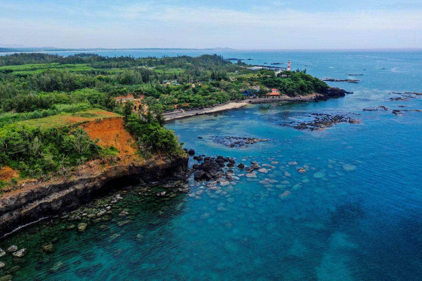 Khám phá miệng núi lửa hàng triệu năm gần bờ Quảng Ngãi - 8