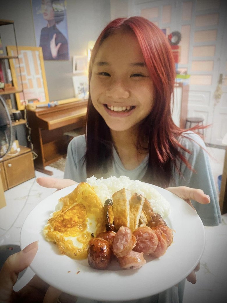 Con gái của MC Thành Trung nhắn tin thèm cơm mẹ nấu nhưng lại chê một món nấu đi nấu lại cả tuần - 8