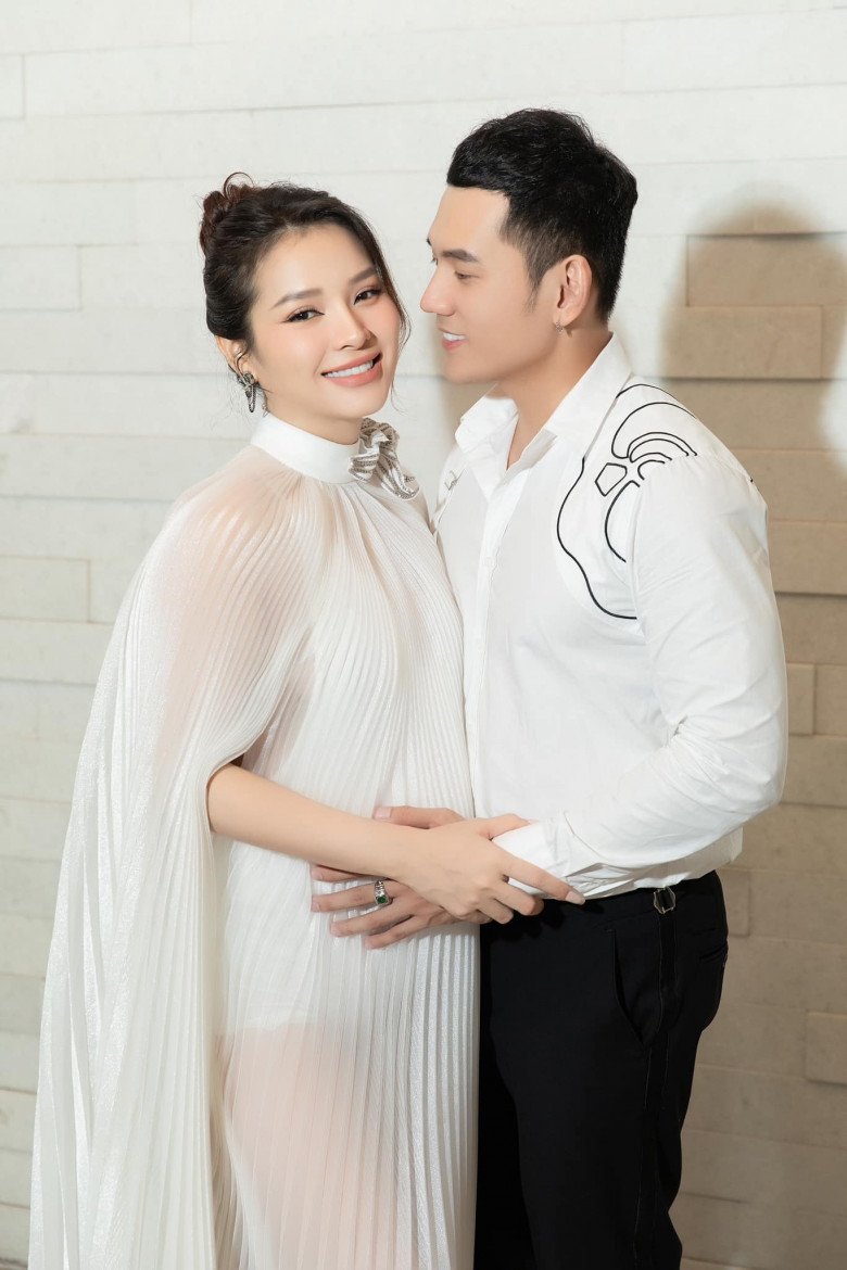 Sắp lâm bồn, Phương Trinh Jolie bị mất ngủ, đêm nào anh xã cũng thức cùng vợ - 1