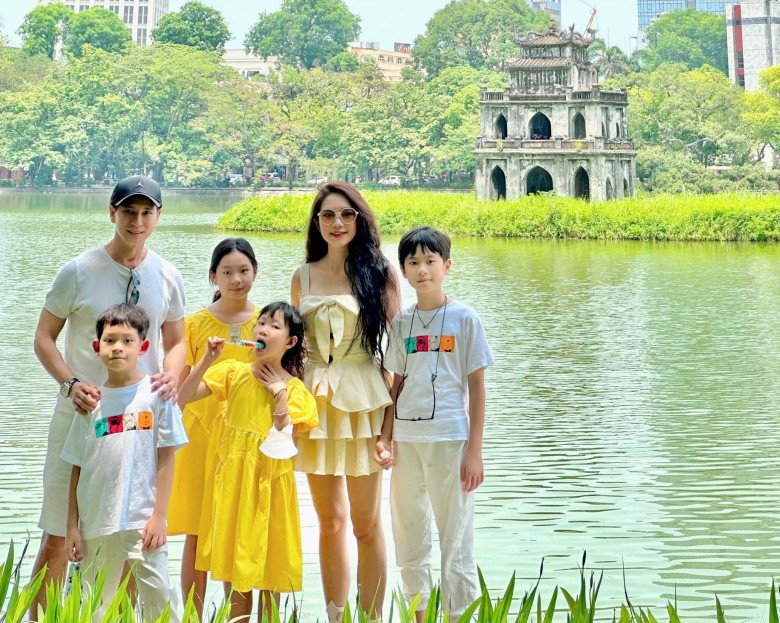 Sao Việt 24h: Vừa được tung hô nhan sắc, Văn Mai Hương gây hoang mang khi lộ vòng 2 to như amp;#34;bầu 4 thángamp;#34; - 6