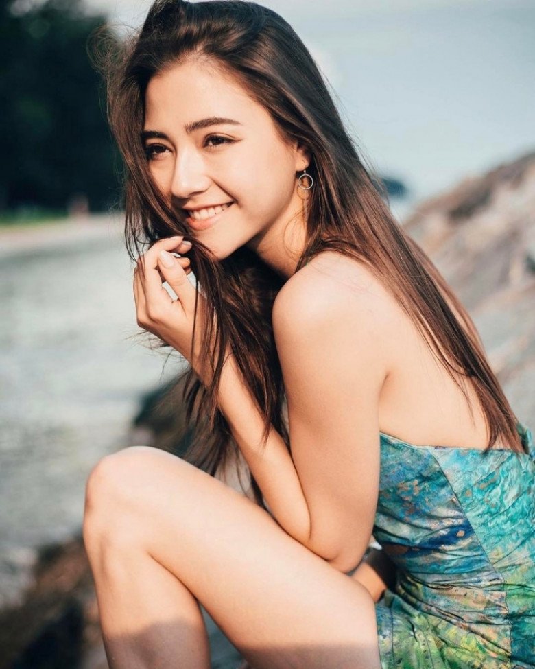 Cô từng gây sốt khi tham gia MV Bong bóng tỏ tình.