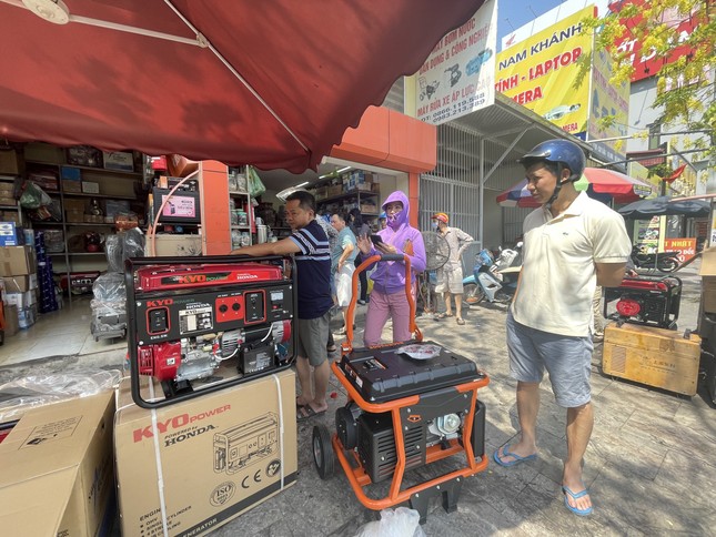 Máy phát điện “cháy hàng” thời gian gần đây khi nhu cầu của người dân tăng cao