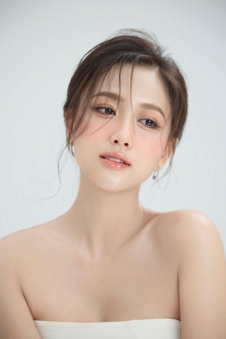 Sắp tới đây, Thu Hương sẽ trở lại với vai trò nữ chính trong MV Đùa hơi quá của Lê Bảo Bình ra mắt ngày 15/6. 