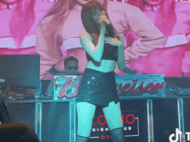 Thời trang - Cô gái Thanh Hoá có họ hiếm mê diện váy "nguy hiểm", sơ hở là phải che chắn