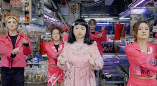 MV của cô có nhiều lượt xem.