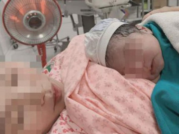 Em bé nặng gần 4kg chào đời trên xe taxi và những lưu ý bà bầu cần phải biết