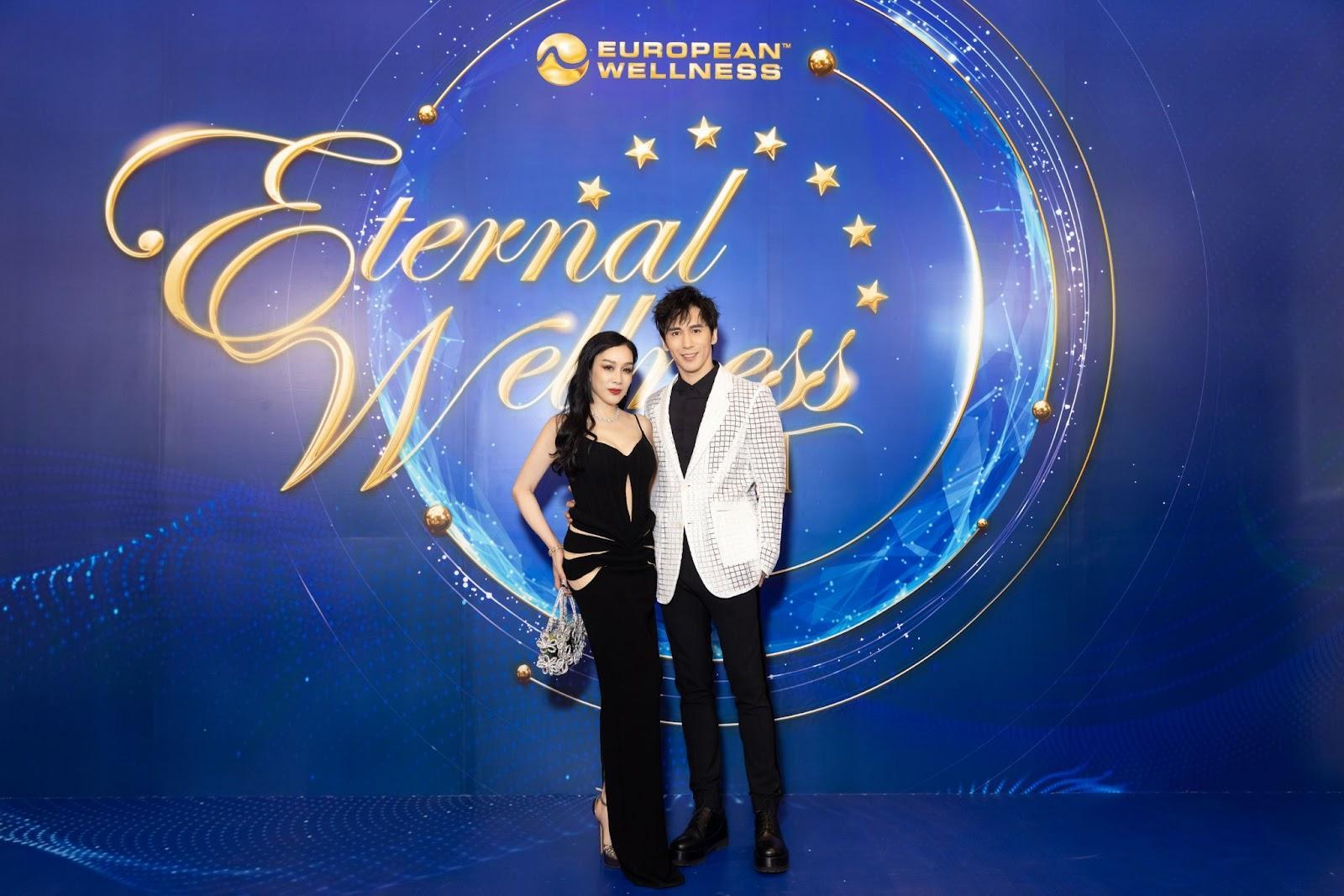 View - Ca sĩ Lệ Quyên hát, Chung Lệ Đề nhảy cực sung tại Dạ tiệc European Wellness