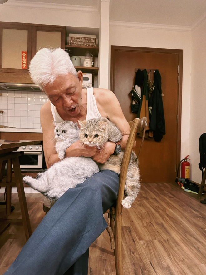 Bức hình của bố được Jun Phạm chia sẻ trên trang cá nhân.