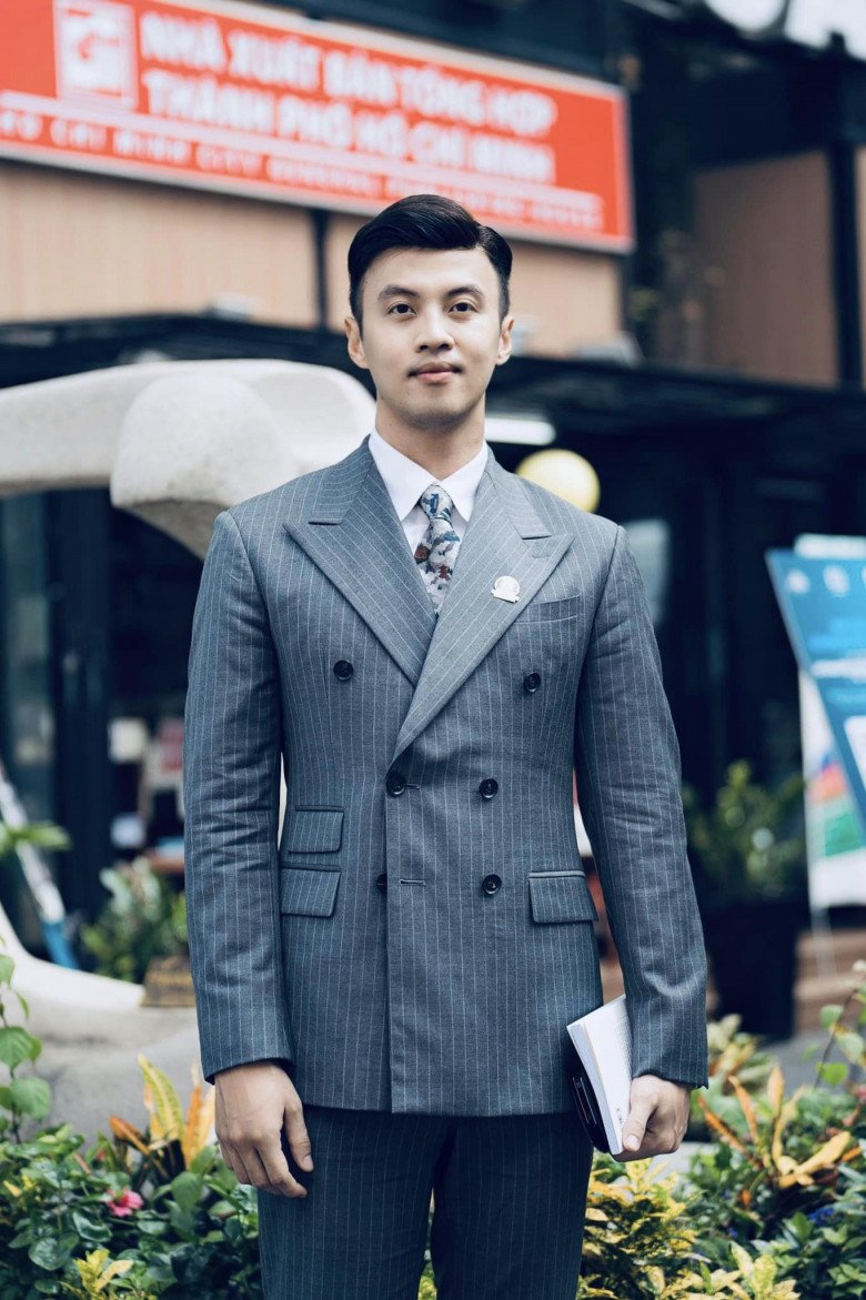 img srchttps://cdn.eva.vn/upload/2-2023/images/2023-06-13/vi-ca-map-la-ong-mai-cua-hoa-hau-dang-thu-thao-doc-than-giau-co-tuoi-40-song-trong-biet-thu-rong-men-342531529_791818735326862_7652227139852540692_n-1686649311-951-width780height1171.jpg width660 /