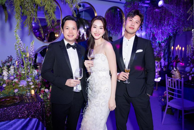 Vị amp;#34;cá mậpamp;#34; là ông mai của Hoa hậu Đặng Thu Thảo: Độc thân giàu có tuổi 40, sống trong biệt thự rộng mênh mông - 10